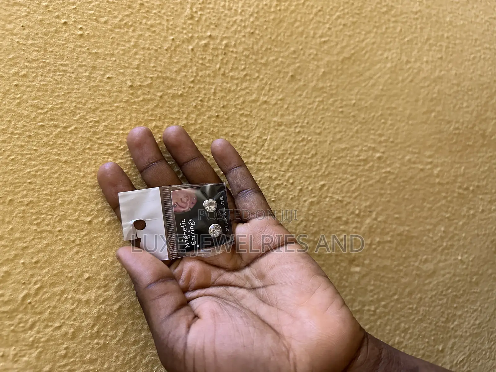 Quality Magnetic Stud for Men (No Ear Piercing Required)
