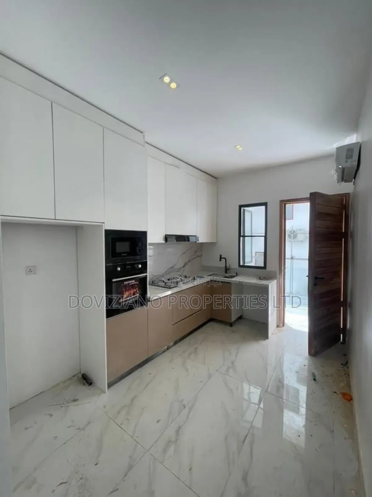 2bdrm Apartment in Lekki Phase 1 for sale