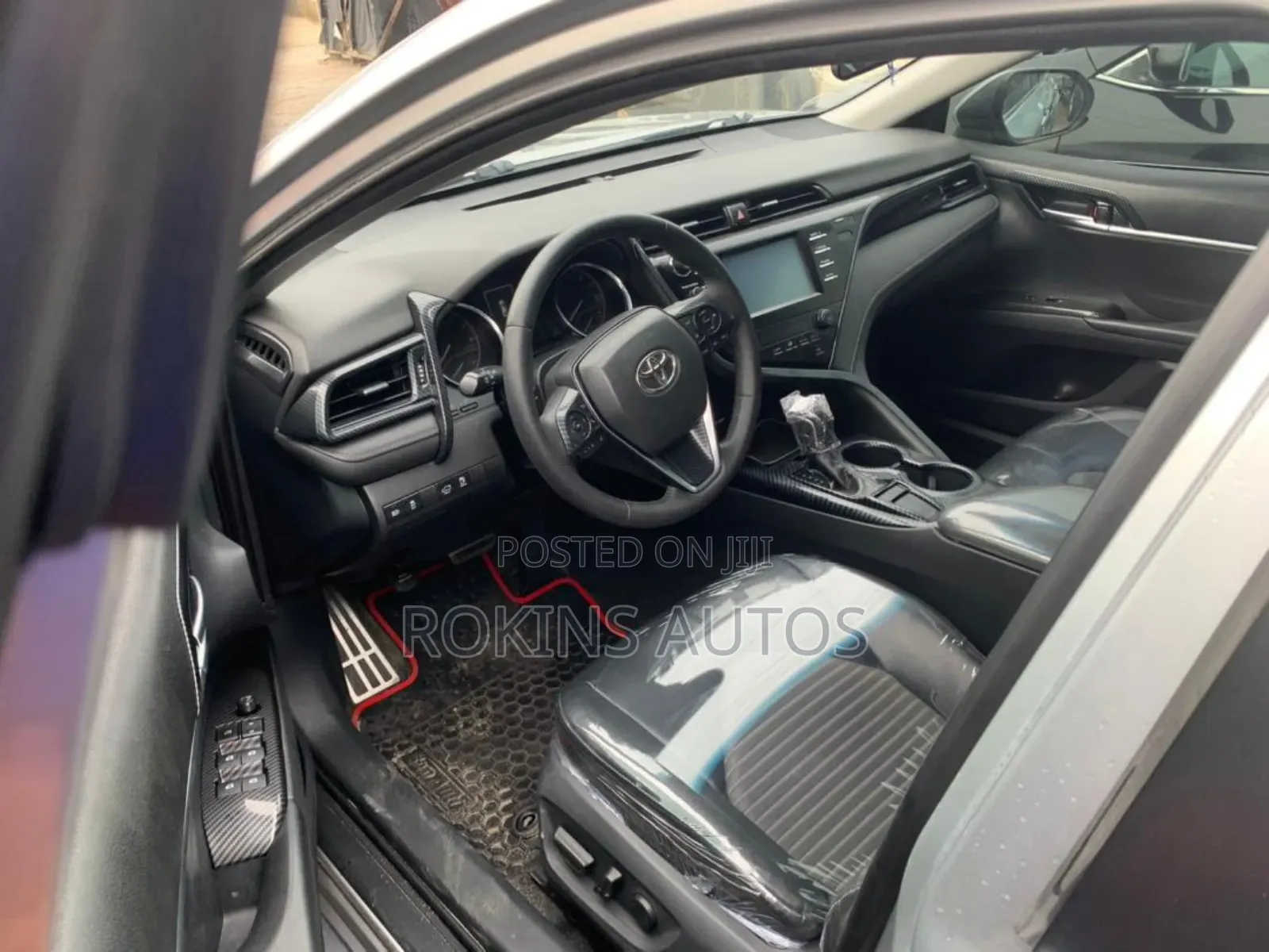 Toyota Camry SE (2.5L 4cyl 8A) 2019 Silver