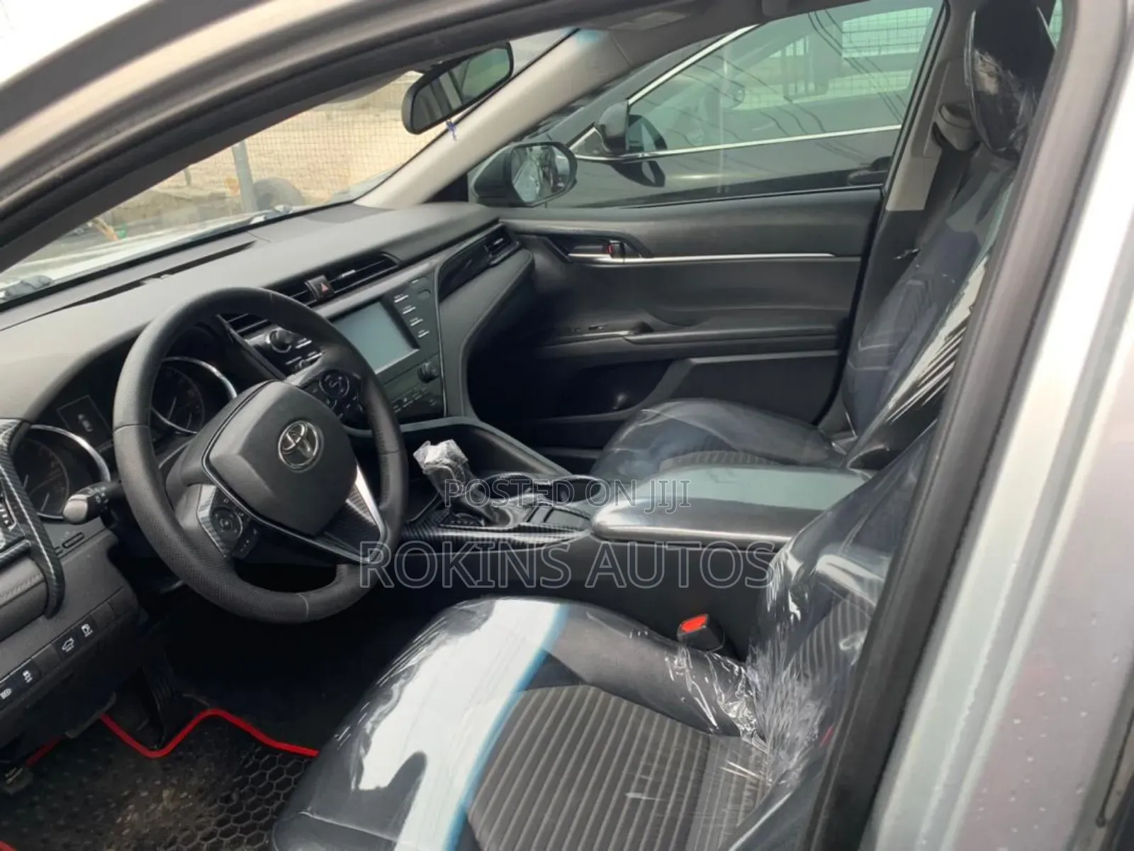 Toyota Camry SE (2.5L 4cyl 8A) 2019 Silver