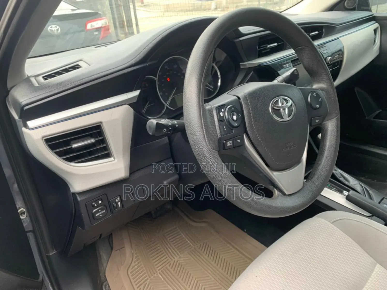 Toyota Corolla LE 4dr Sedan (1.8L 4cyl CVT) 2015 Gray