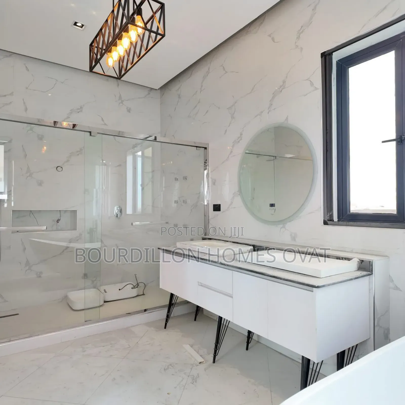 7bdrm Duplex in Pinnock Beach for sale
