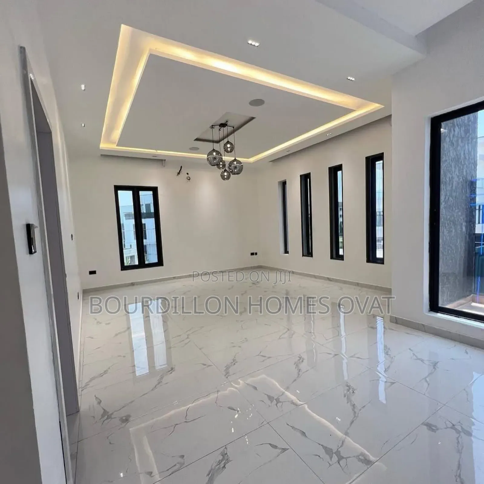 7bdrm Duplex in Pinnock Beach for sale