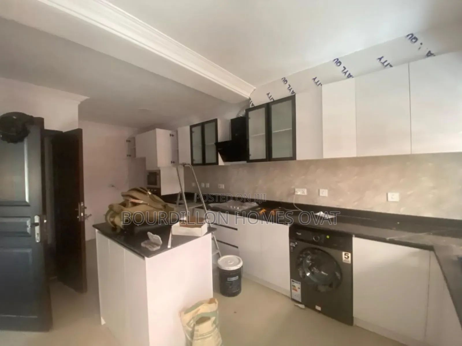 5bdrm Duplex in Lekki Phase 1 Lagos for rent