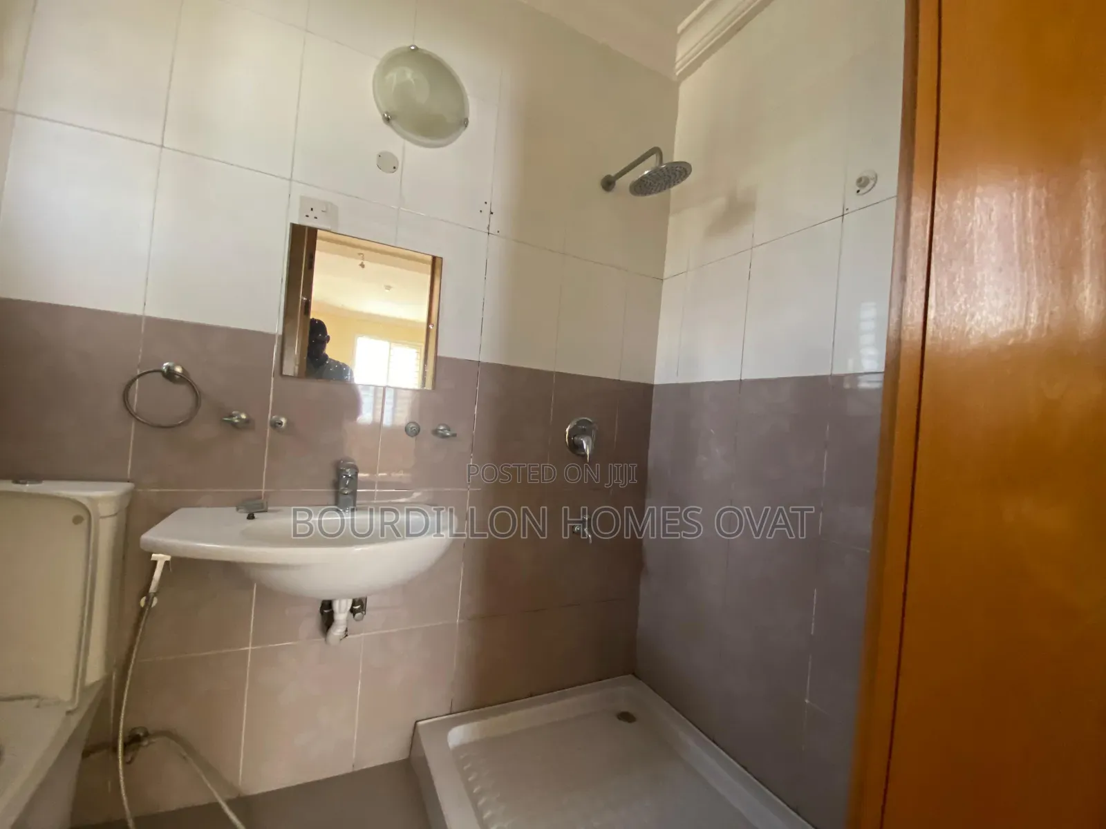 3bdrm Apartment in Lekki Phase 1 Lagos for rent