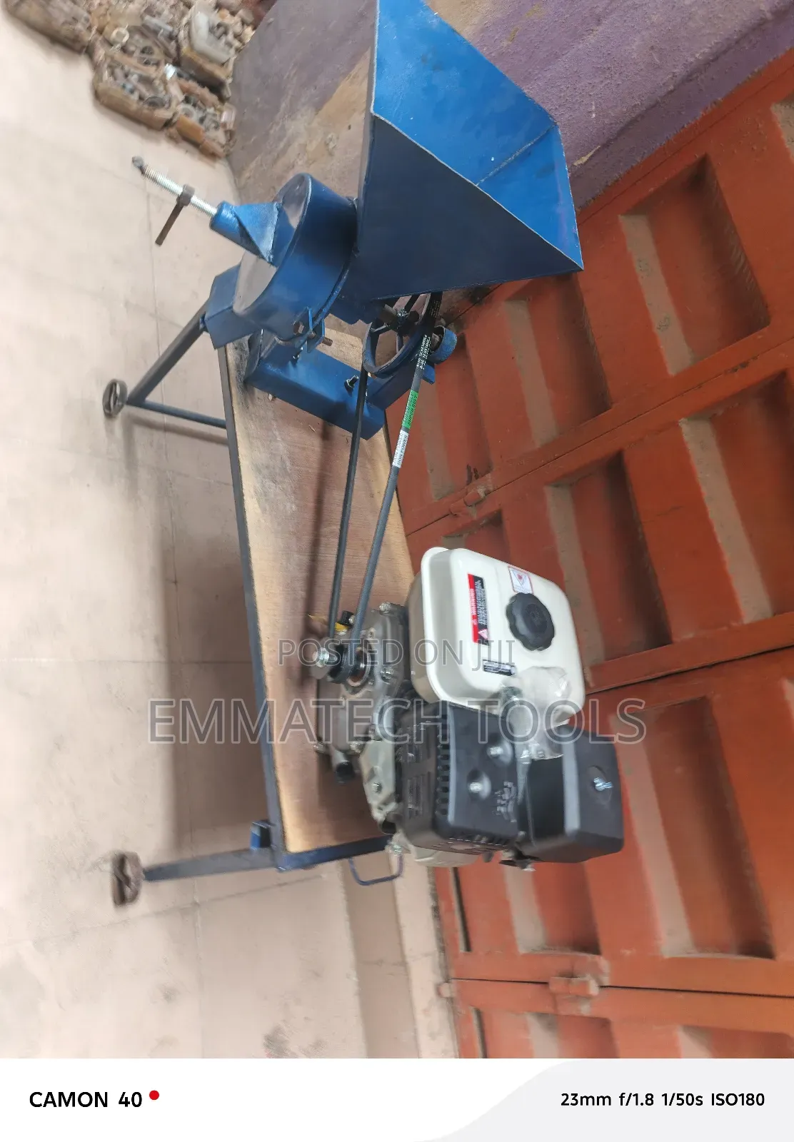 Petrol Engine Pepper Grinding Machine