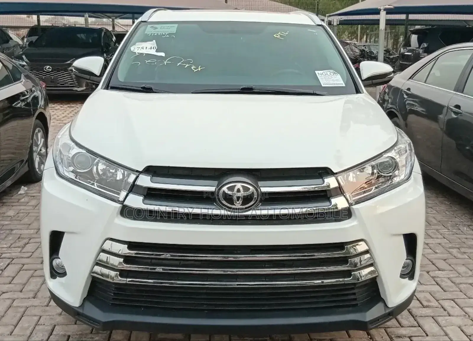 Toyota Highlander XLE V6 4x4 (3.5L 6cyl 6A) 2016 Off white