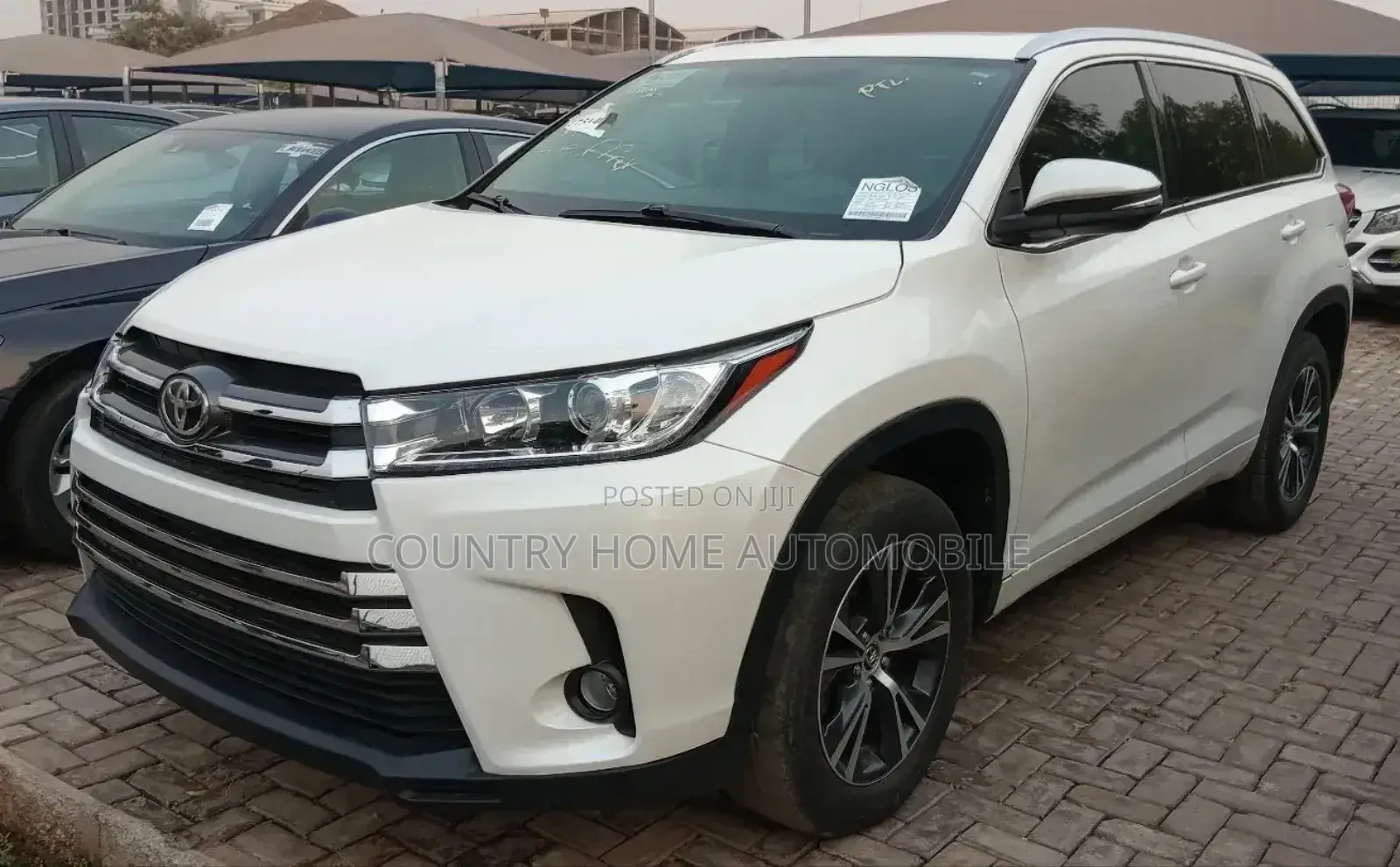 Toyota Highlander XLE V6 4x4 (3.5L 6cyl 6A) 2016 Off white
