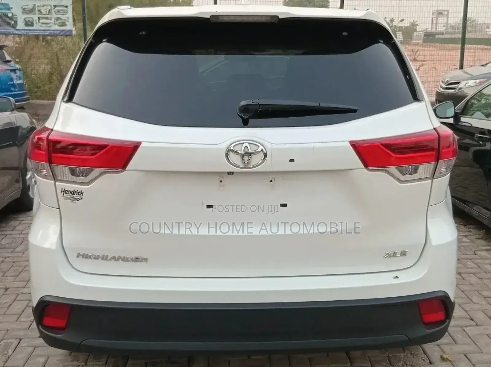 Toyota Highlander XLE V6 4x4 (3.5L 6cyl 6A) 2016 Off white
