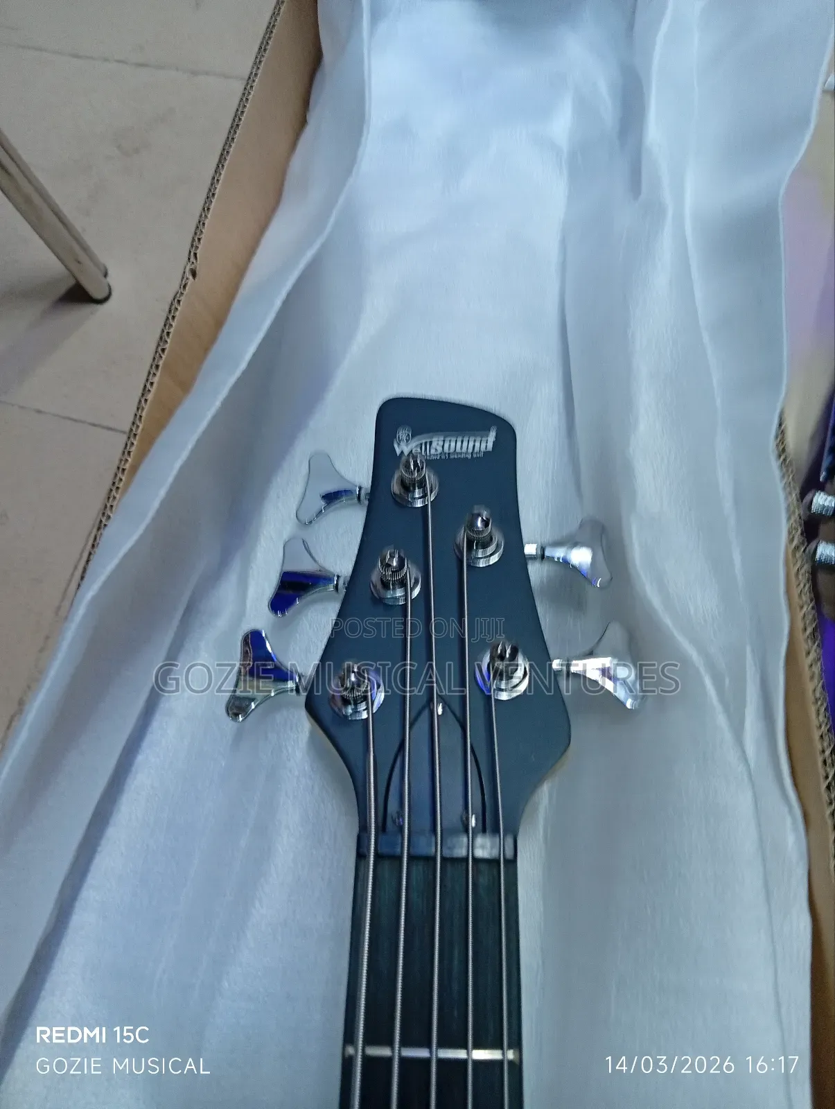 Five Strings Bass Guitar With Amazing Sound 