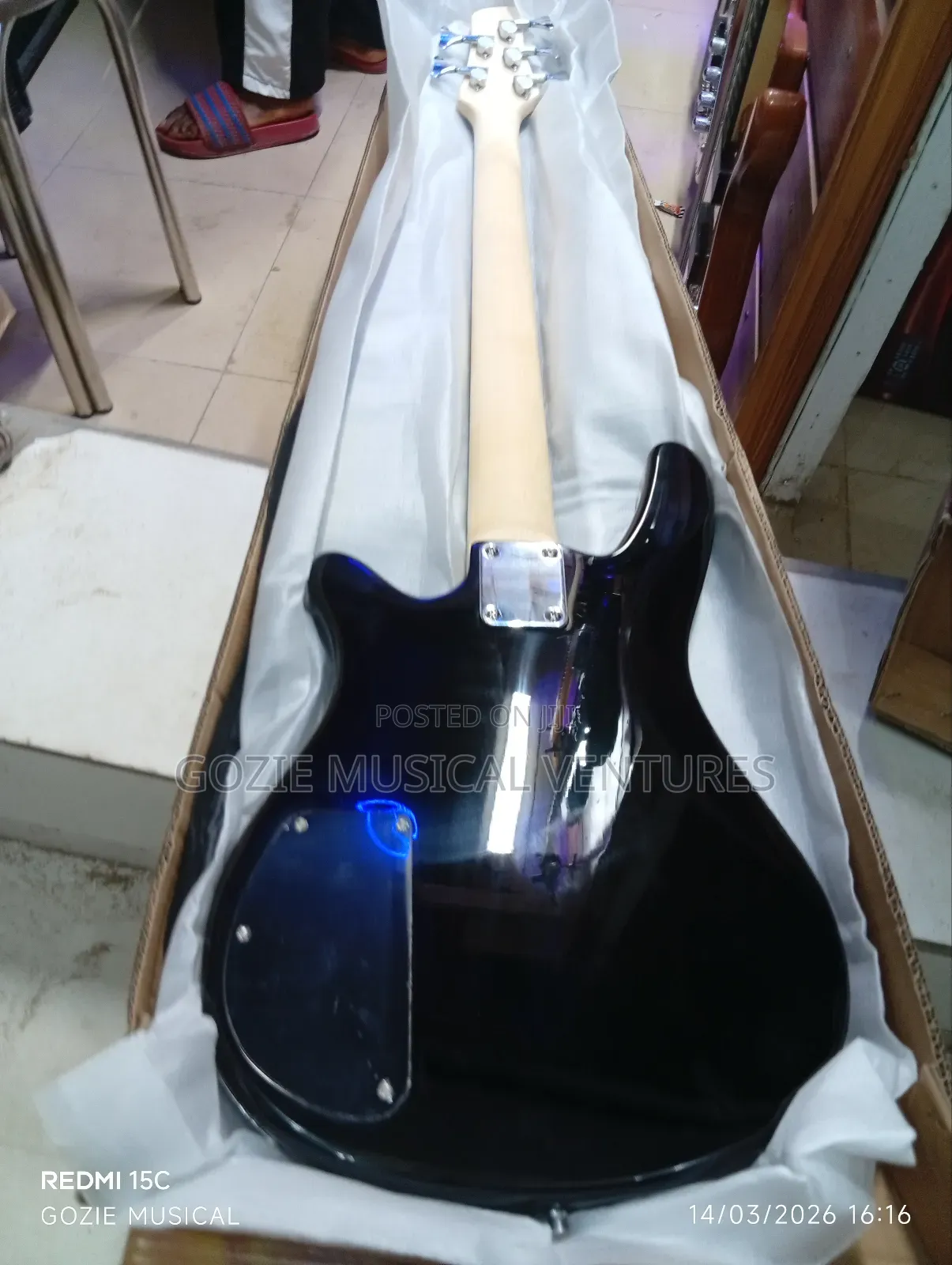 Five Strings Bass Guitar With Amazing Sound 
