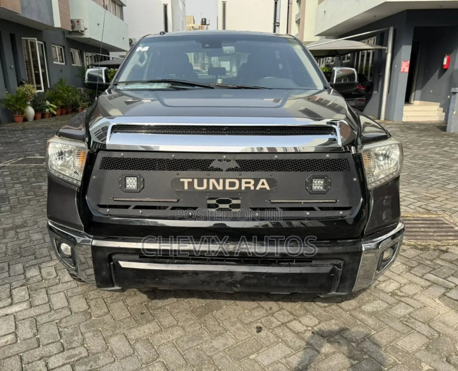 Toyota Tundra Limited 5.7L V8 4x4 Double Cab 6.6 ft. box 145.7 in. WB