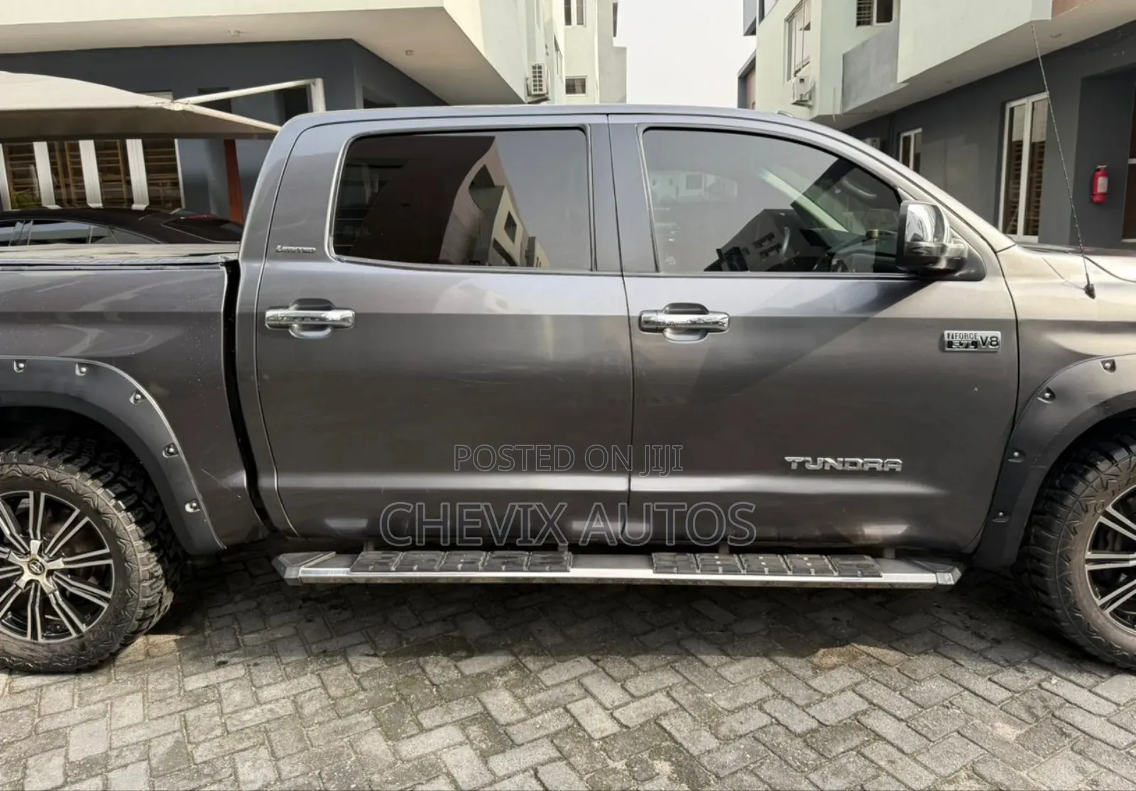 Toyota Tundra Limited 5.7L V8 4x4 Double Cab 6.6 ft. box 145.7 in. WB