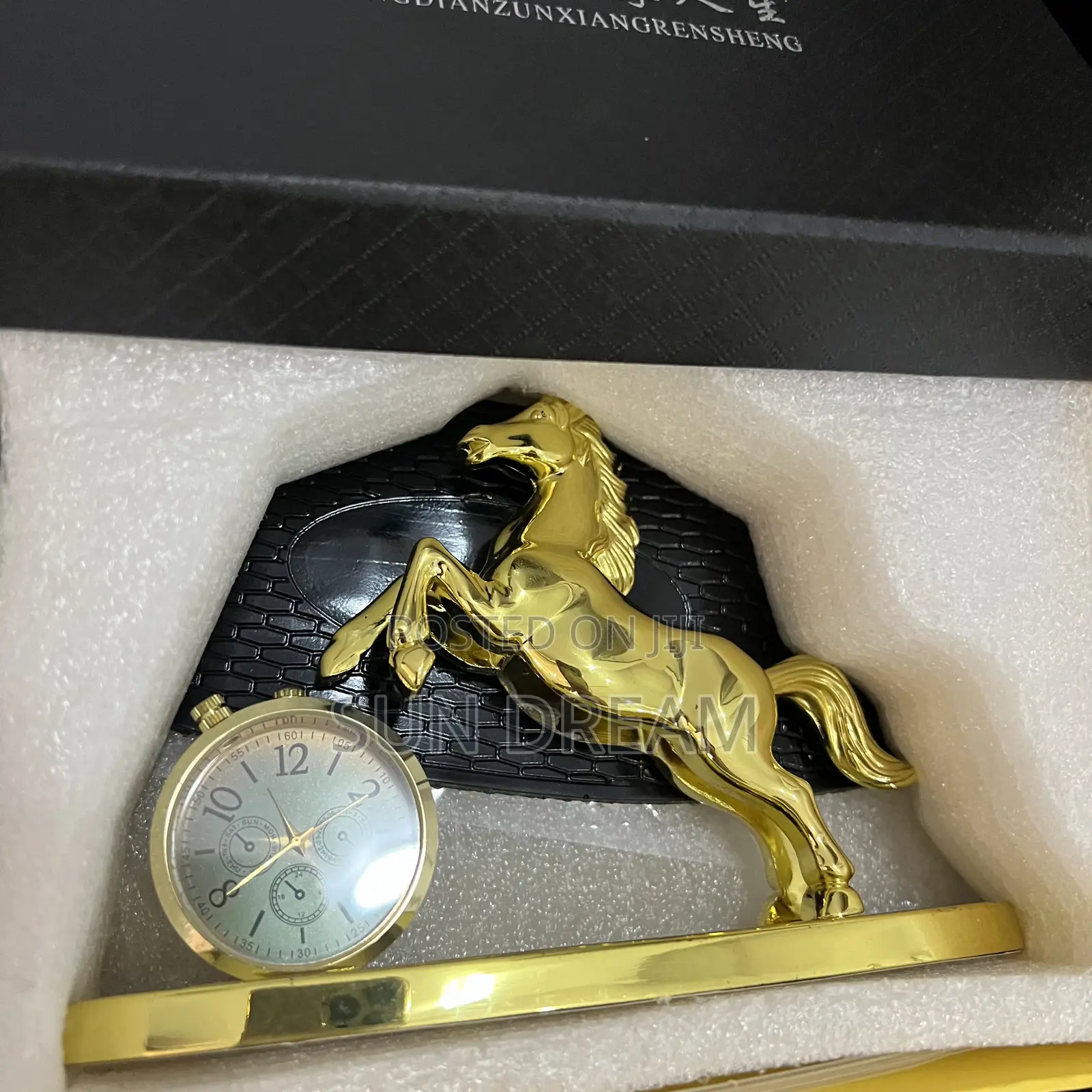 Golden Horse Clock Decoration Golden Home Decoration Car Ornaments