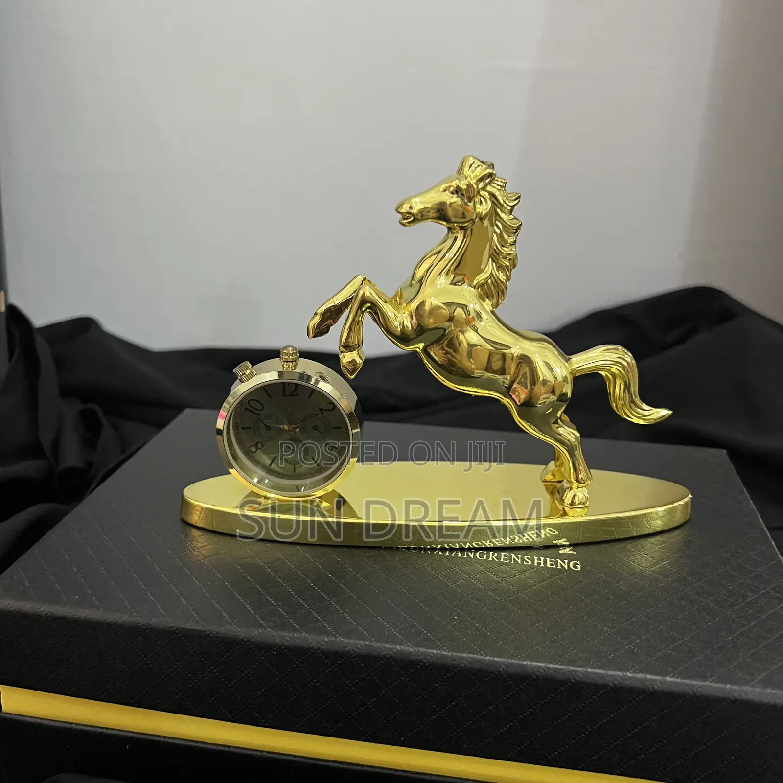 Golden Horse Clock Decoration Golden Home Decoration Car Ornaments