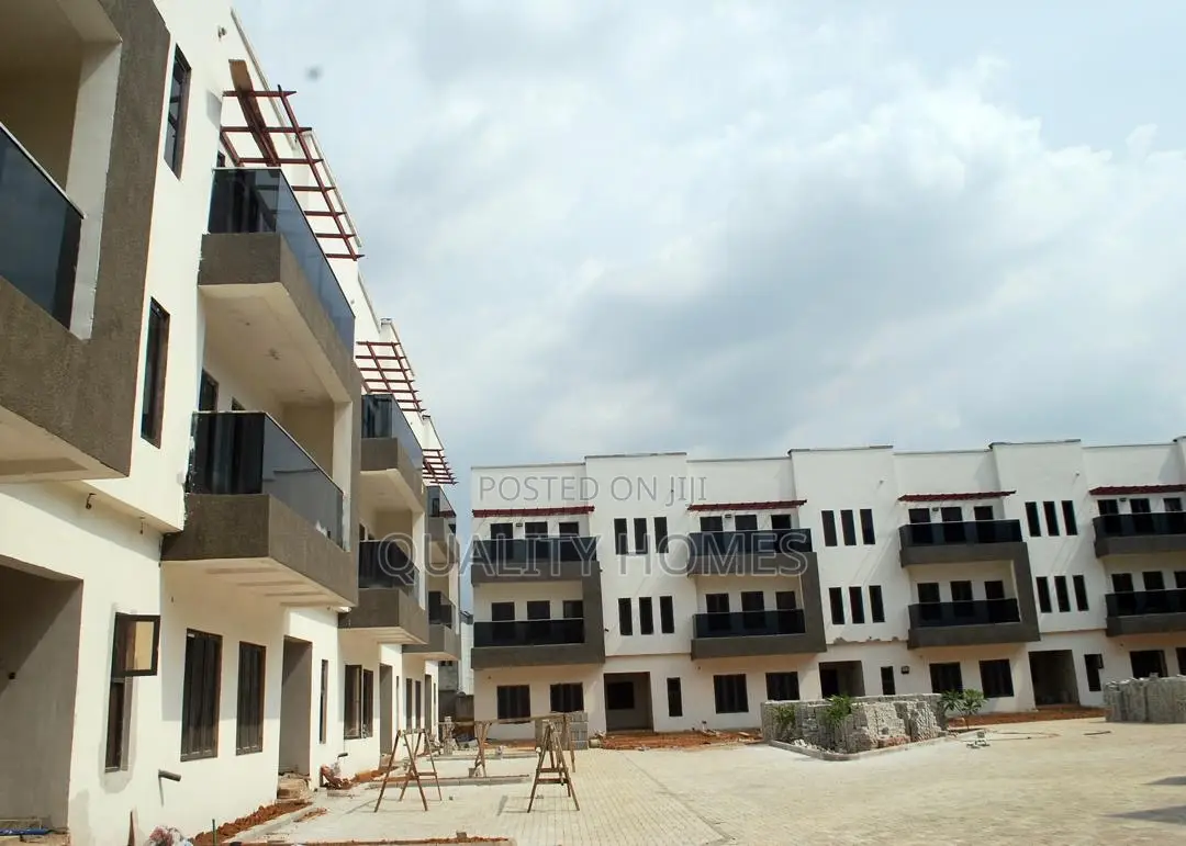 Furnished 8bdrm Duplex in Mabushi for sale