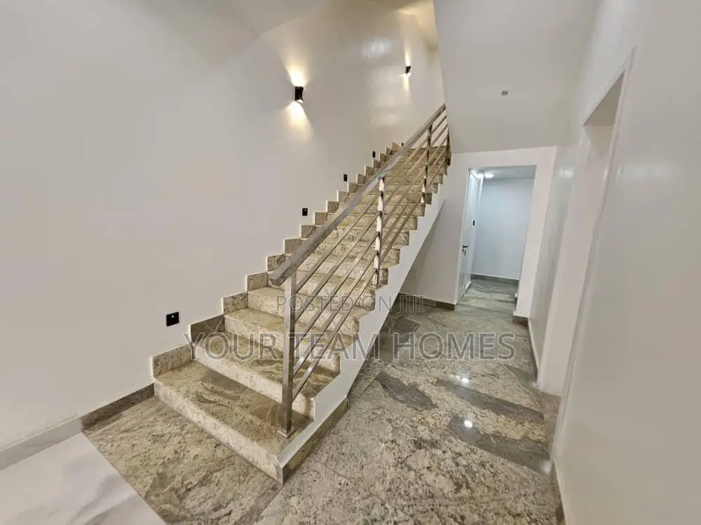 5bdrm Duplex in Katampe Extension for rent