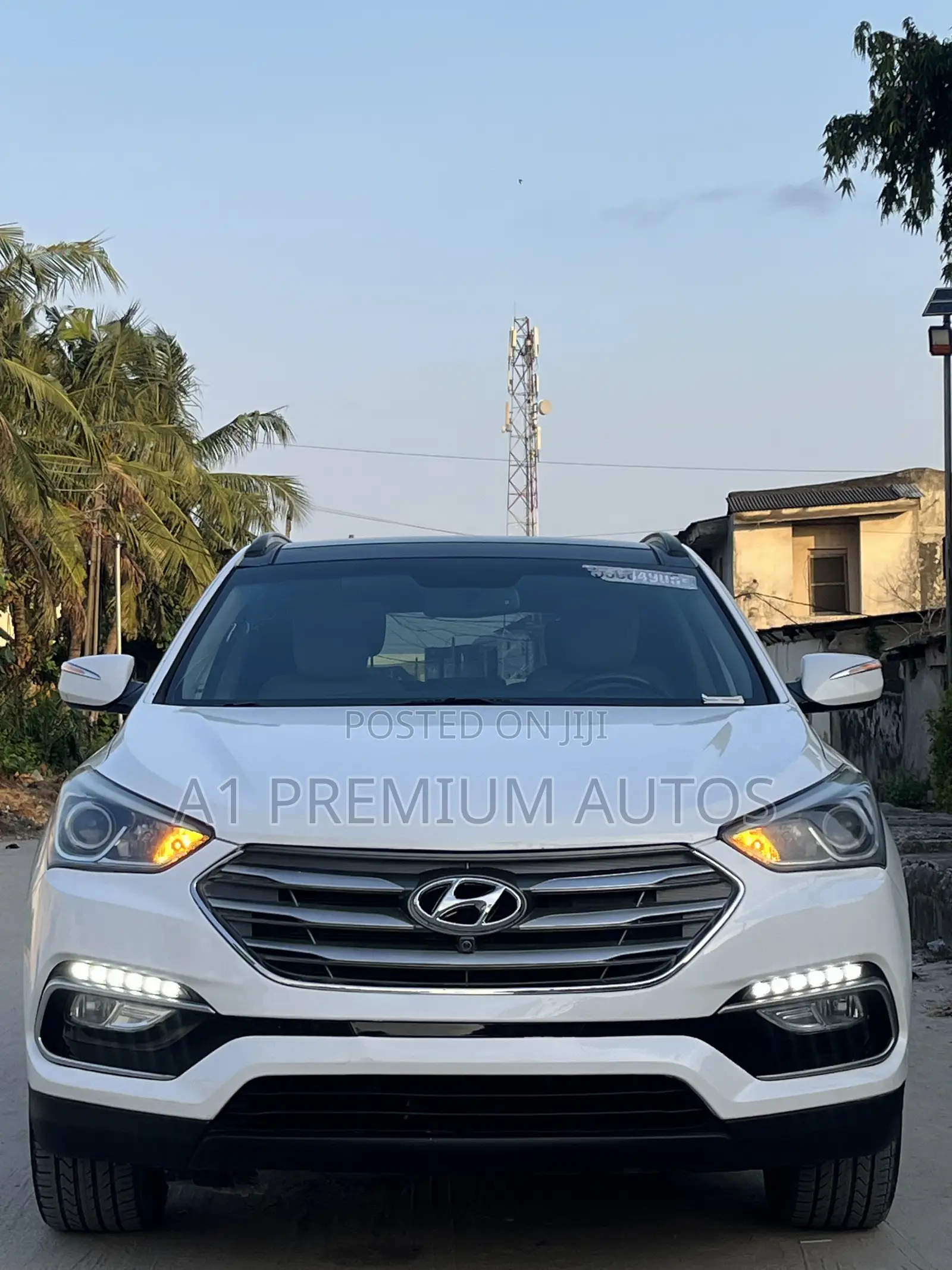 Hyundai Santa Fe SE Ultimate AWD 2018 White
