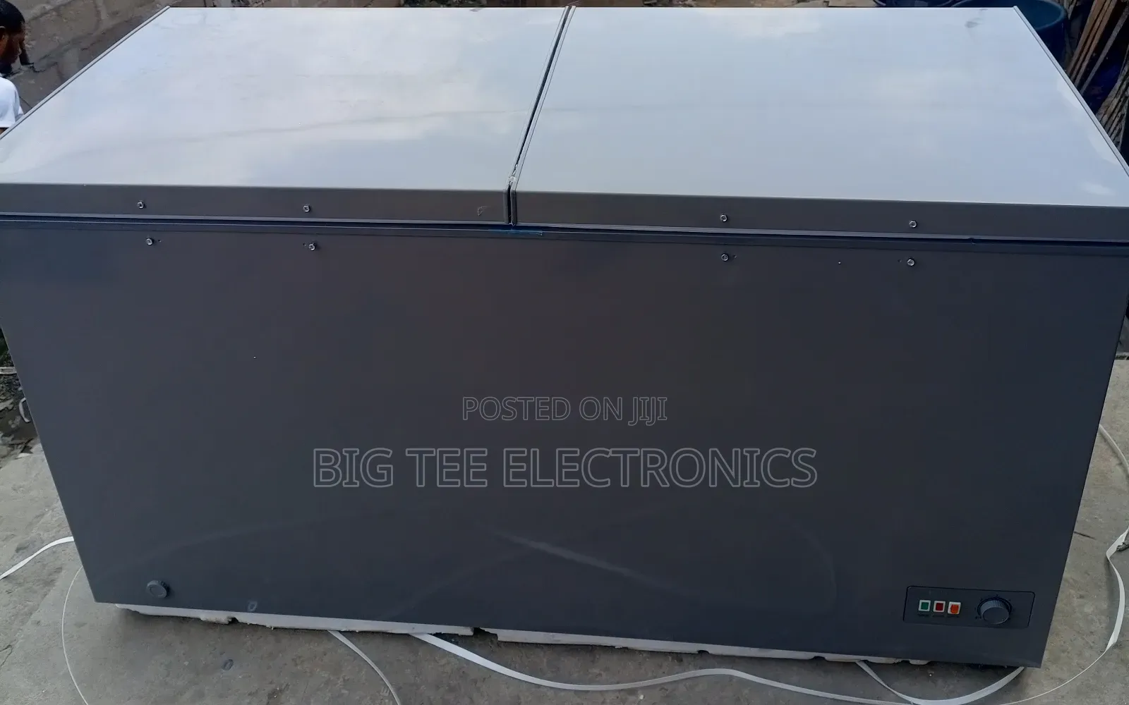Aeon Chest Freezer Model 600