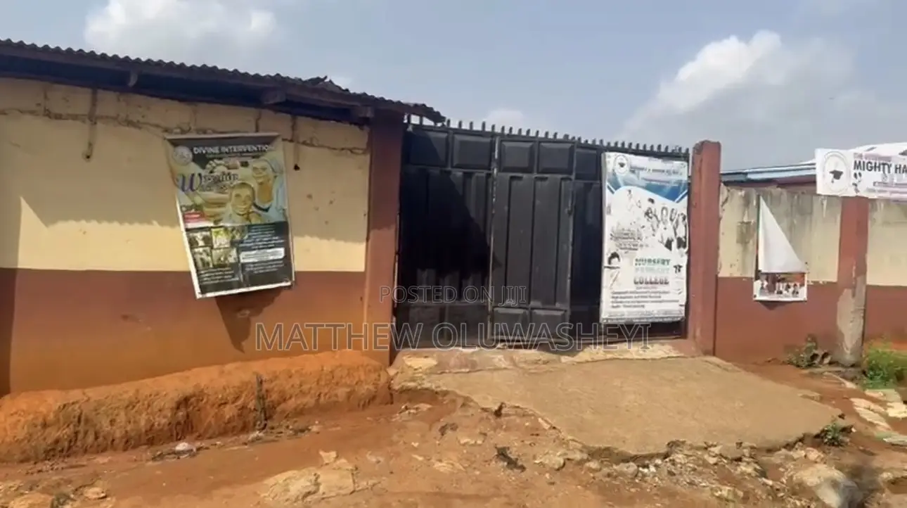 Full Plot Of Land With Demolishable Structure On It