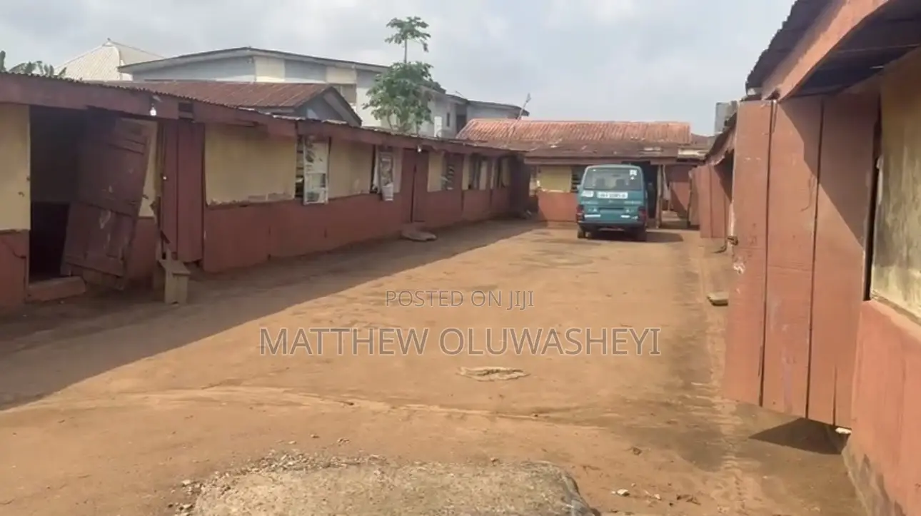Full Plot Of Land With Demolishable Structure On It