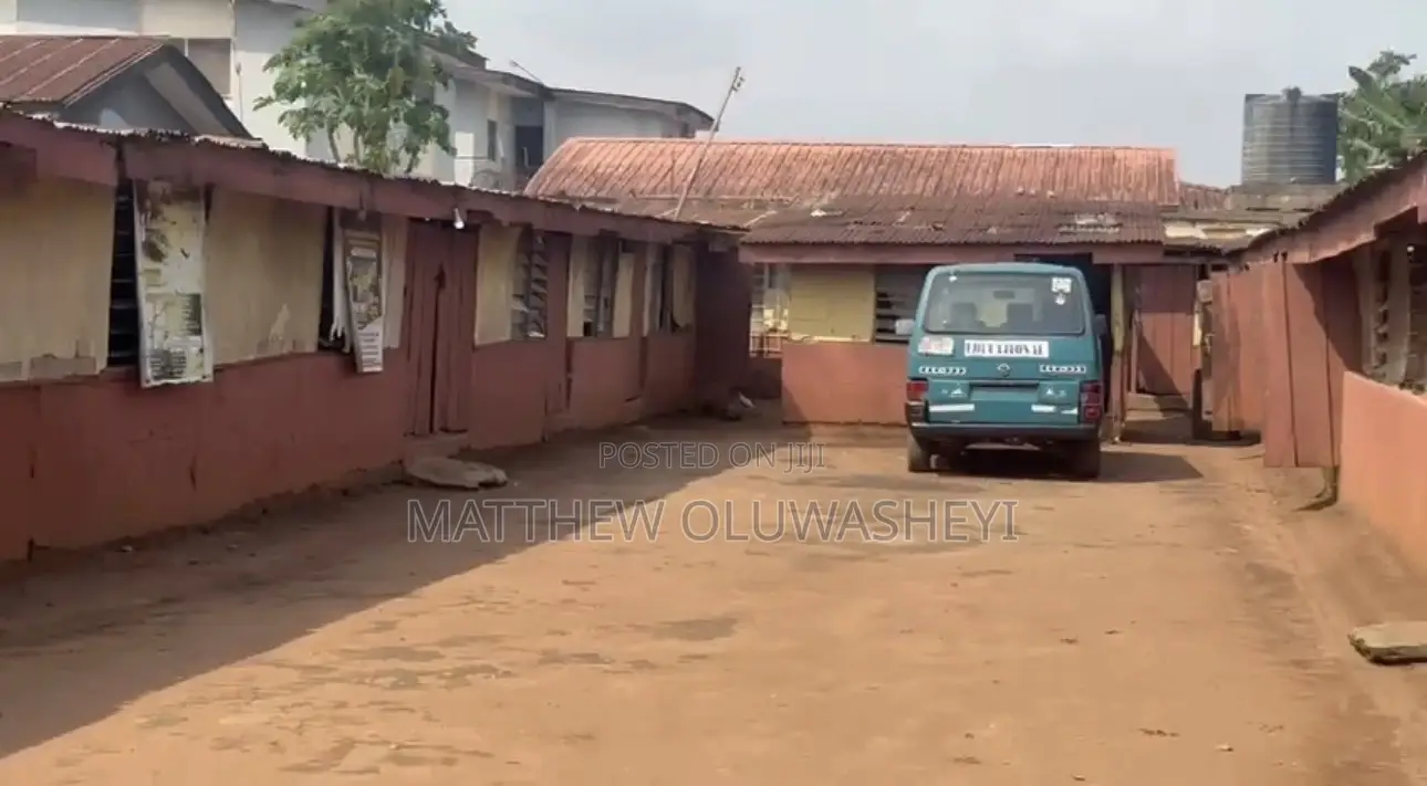 Full Plot Of Land With Demolishable Structure On It