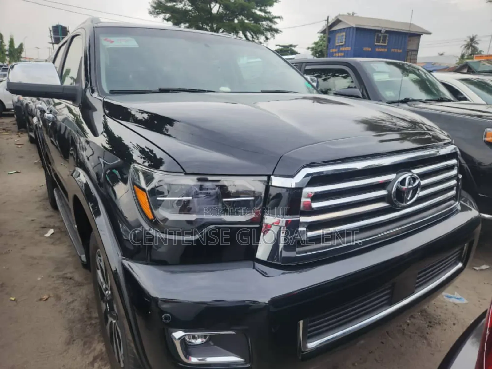 Toyota Sequoia Platinum 4dr SUV 4WD (5.7L 8cyl 6A) 2017 Black