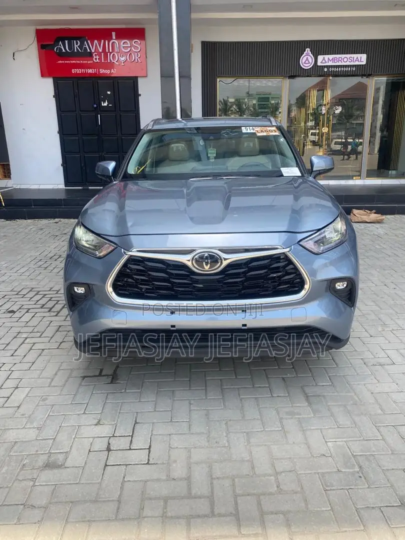 Toyota Highlander XLE 2021 Black