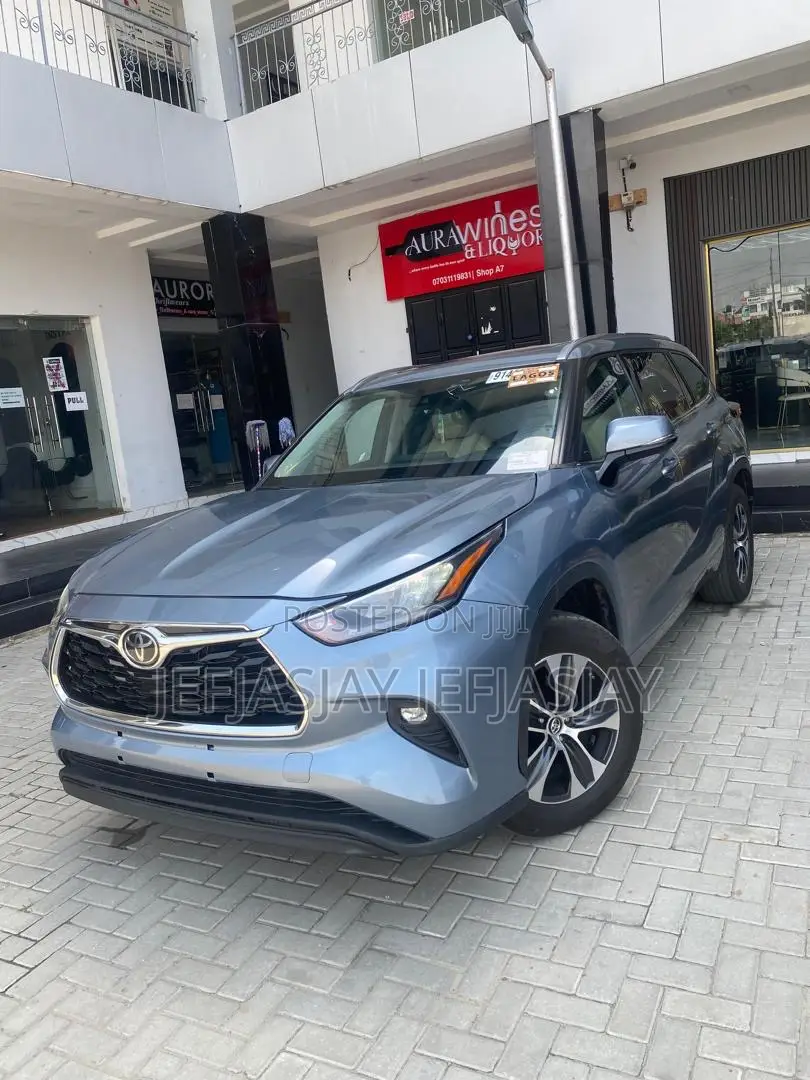 Toyota Highlander XLE 2021 Black