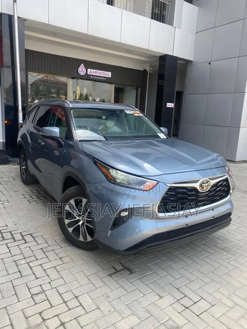 Toyota Highlander XLE 2021 Black