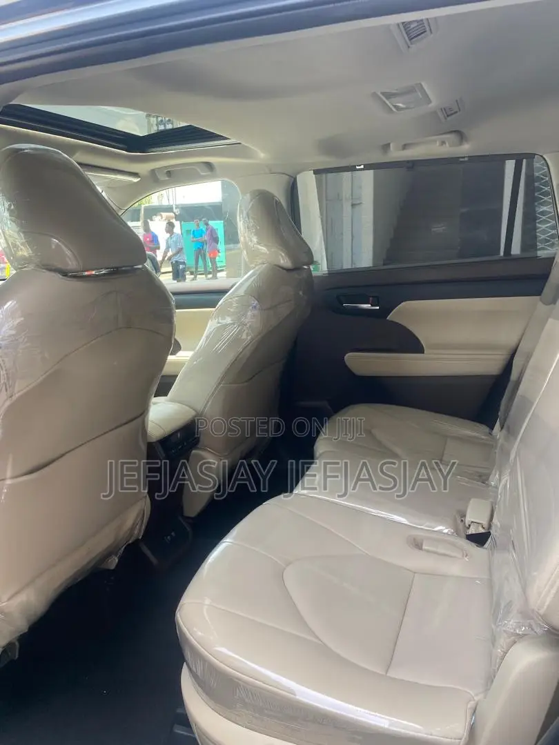 Toyota Highlander XLE 2021 Black