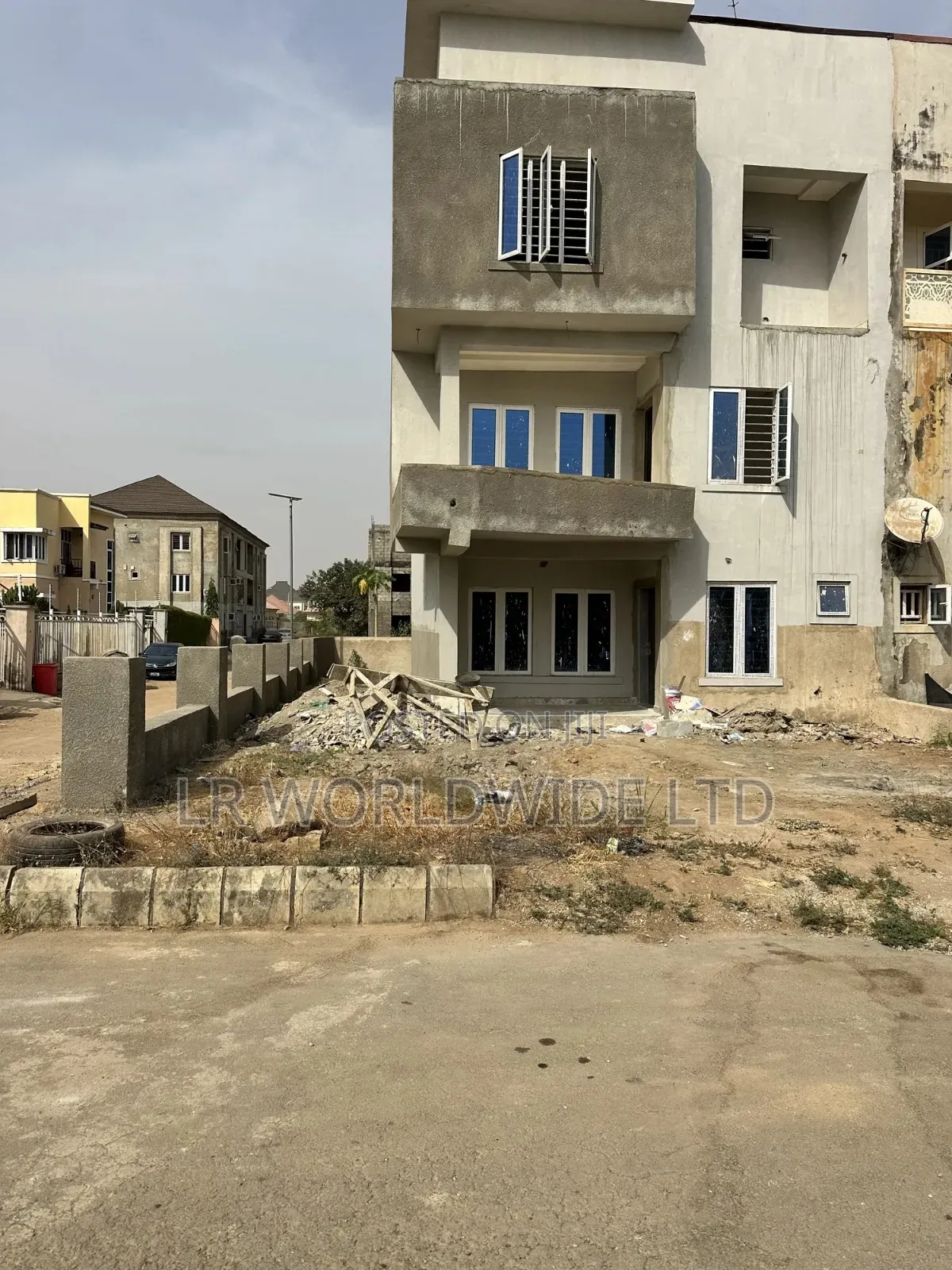 Furnished 4bdrm Townhouse/Terrace in Lugbe District for Sale