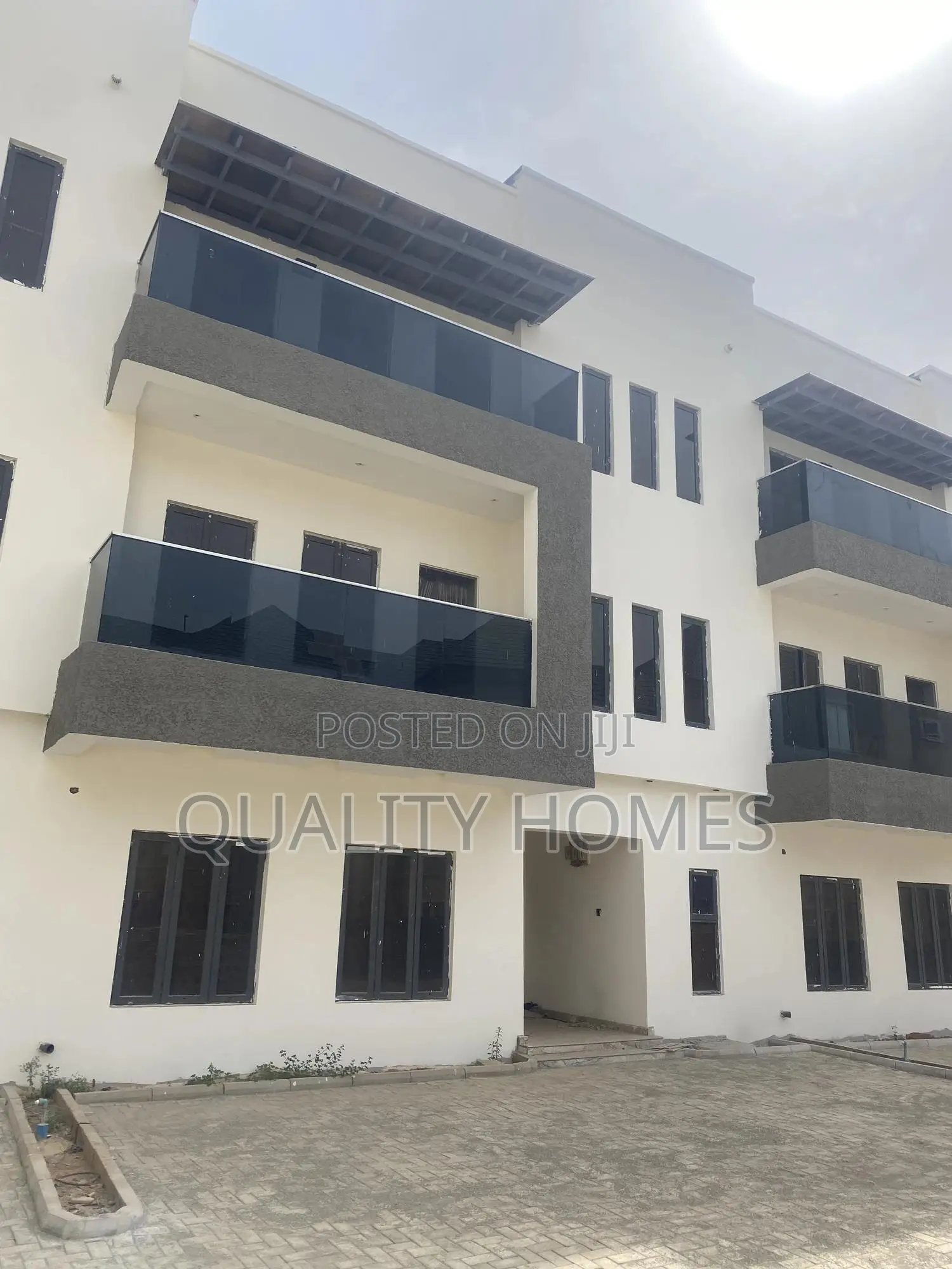 Furnished 8bdrm Duplex in Mabushi for sale
