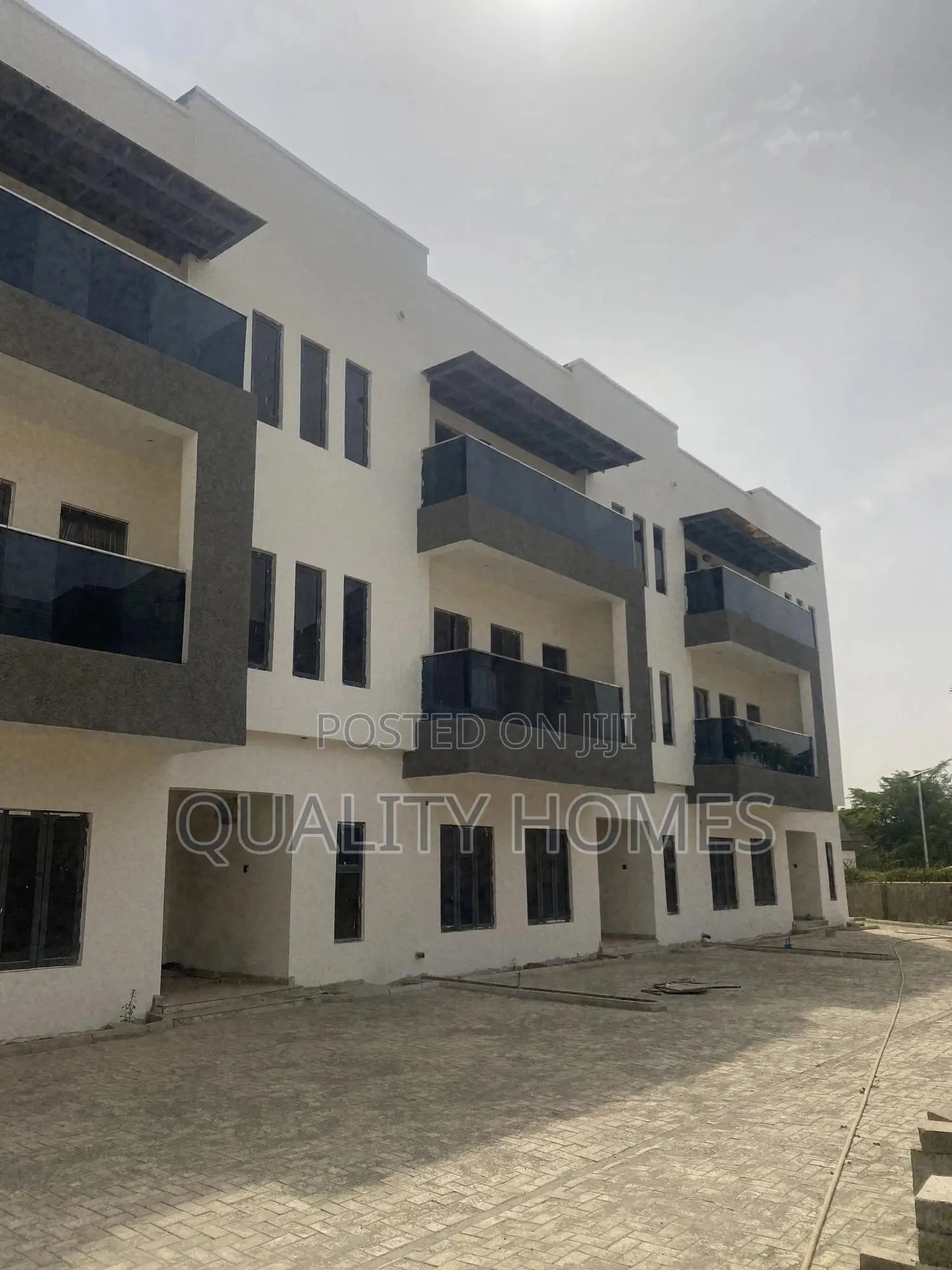 Furnished 8bdrm Duplex in Mabushi for sale