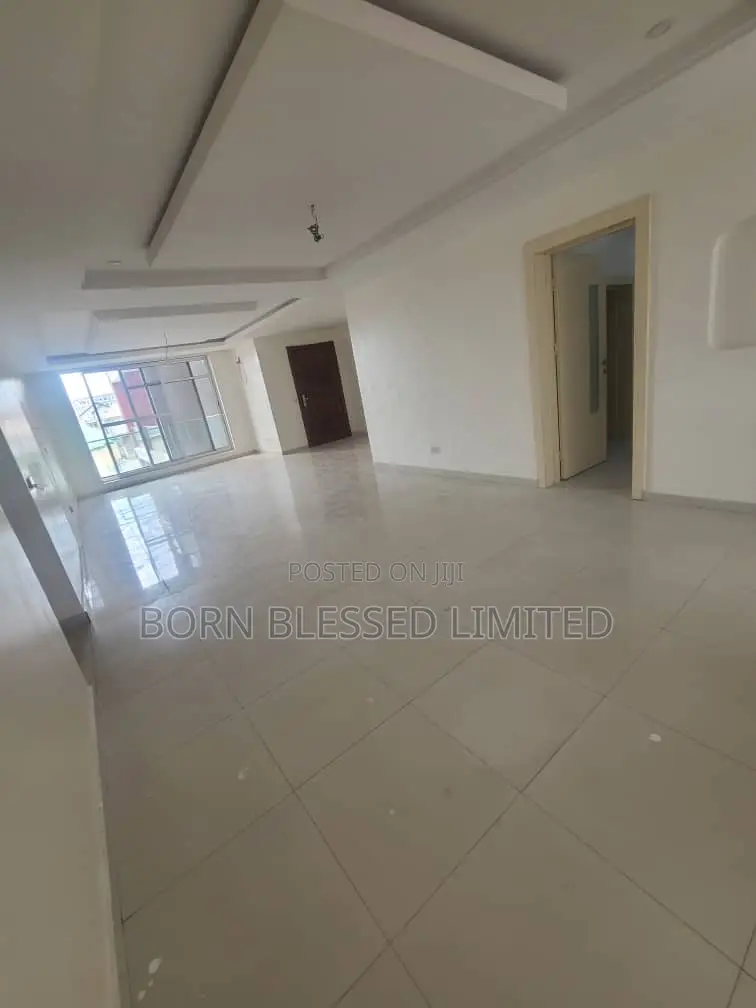3bdrm Block of Flats in Palace Road, Victoria Island Extension for rent