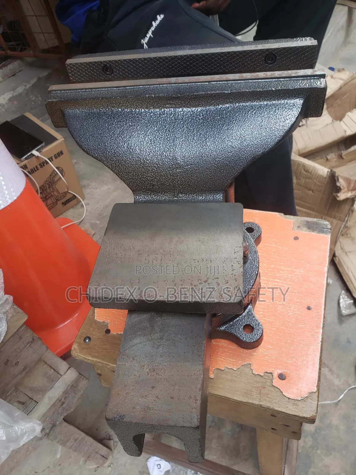 12" Heavy Duty Bench Vise