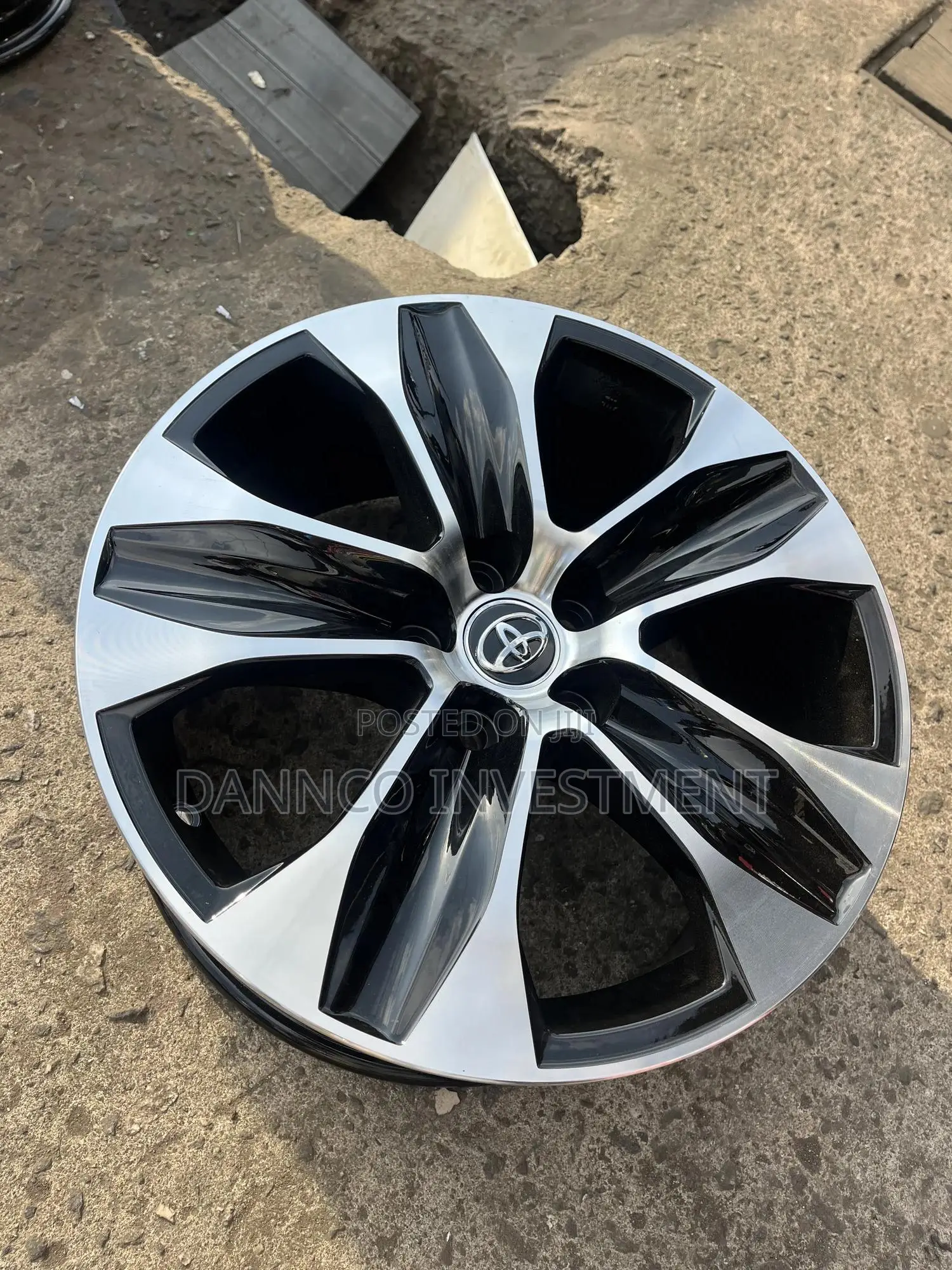 Alloyed Wheel