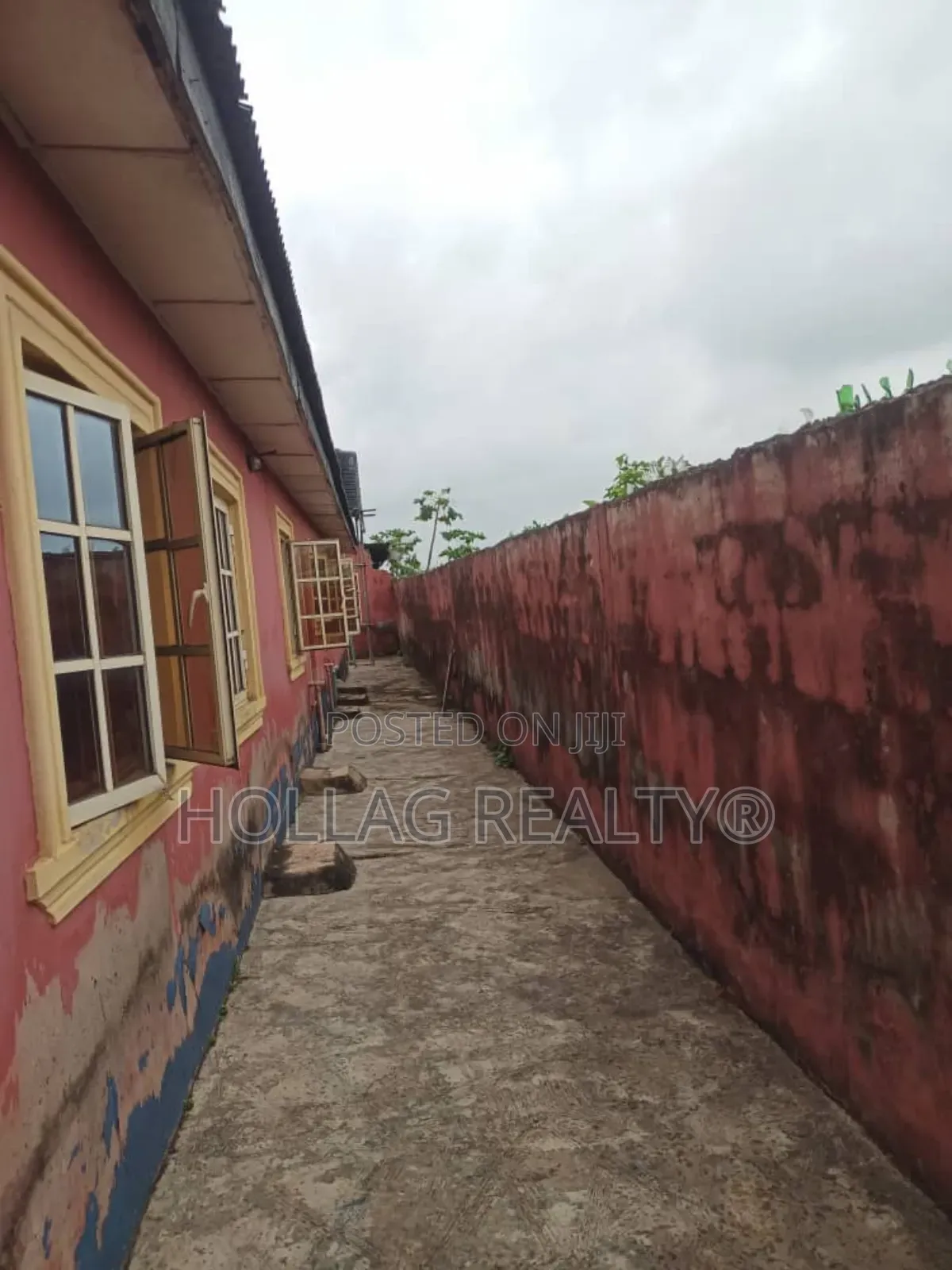4bdrm Bungalow in Teachers Estate, Obafemi-Owode for sale