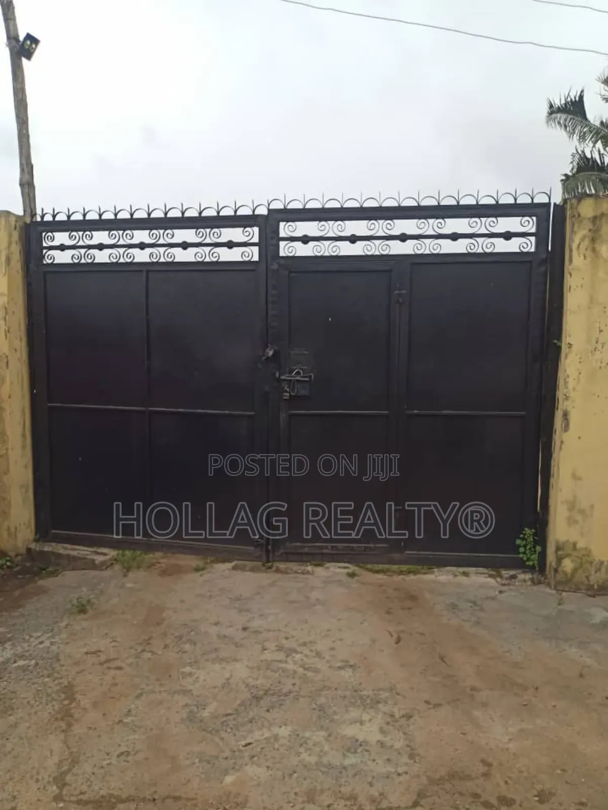 4bdrm Bungalow in Teachers Estate, Obafemi-Owode for sale