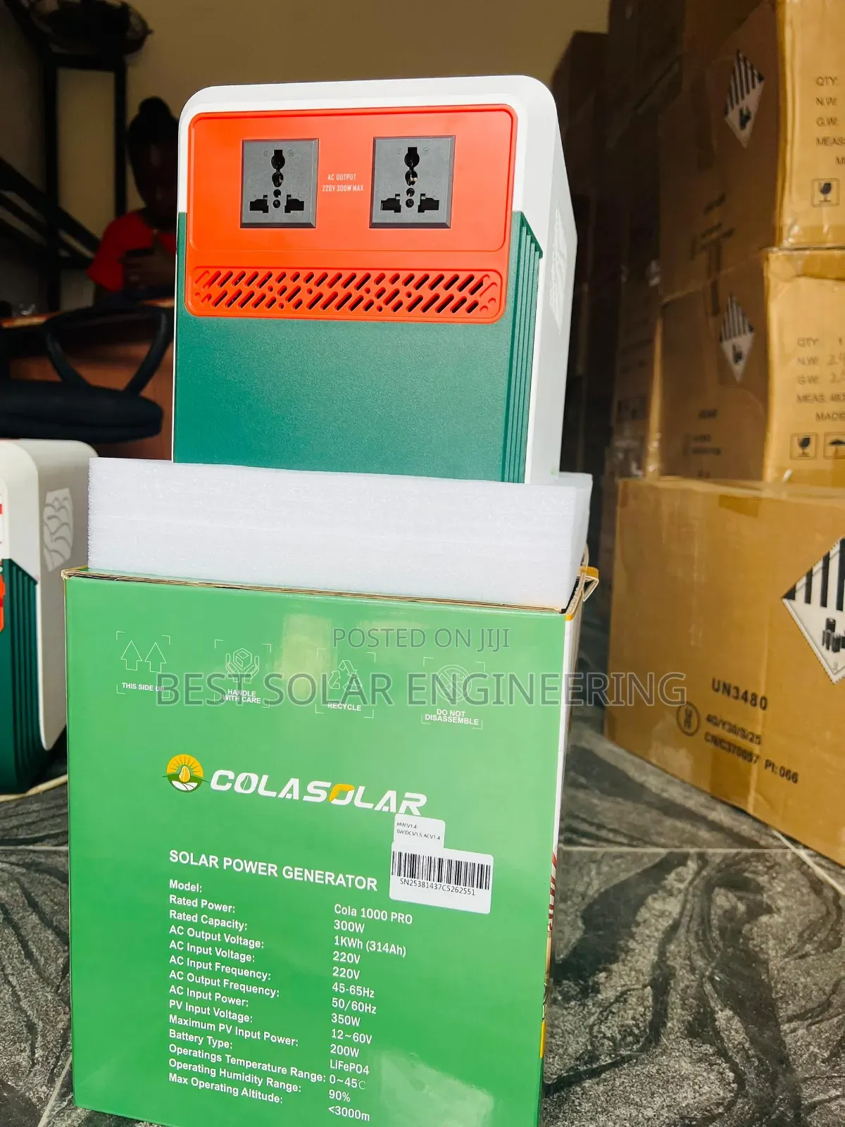 Cola 1000pro Solar Generator (300w With 1kwh Lithium Battery)