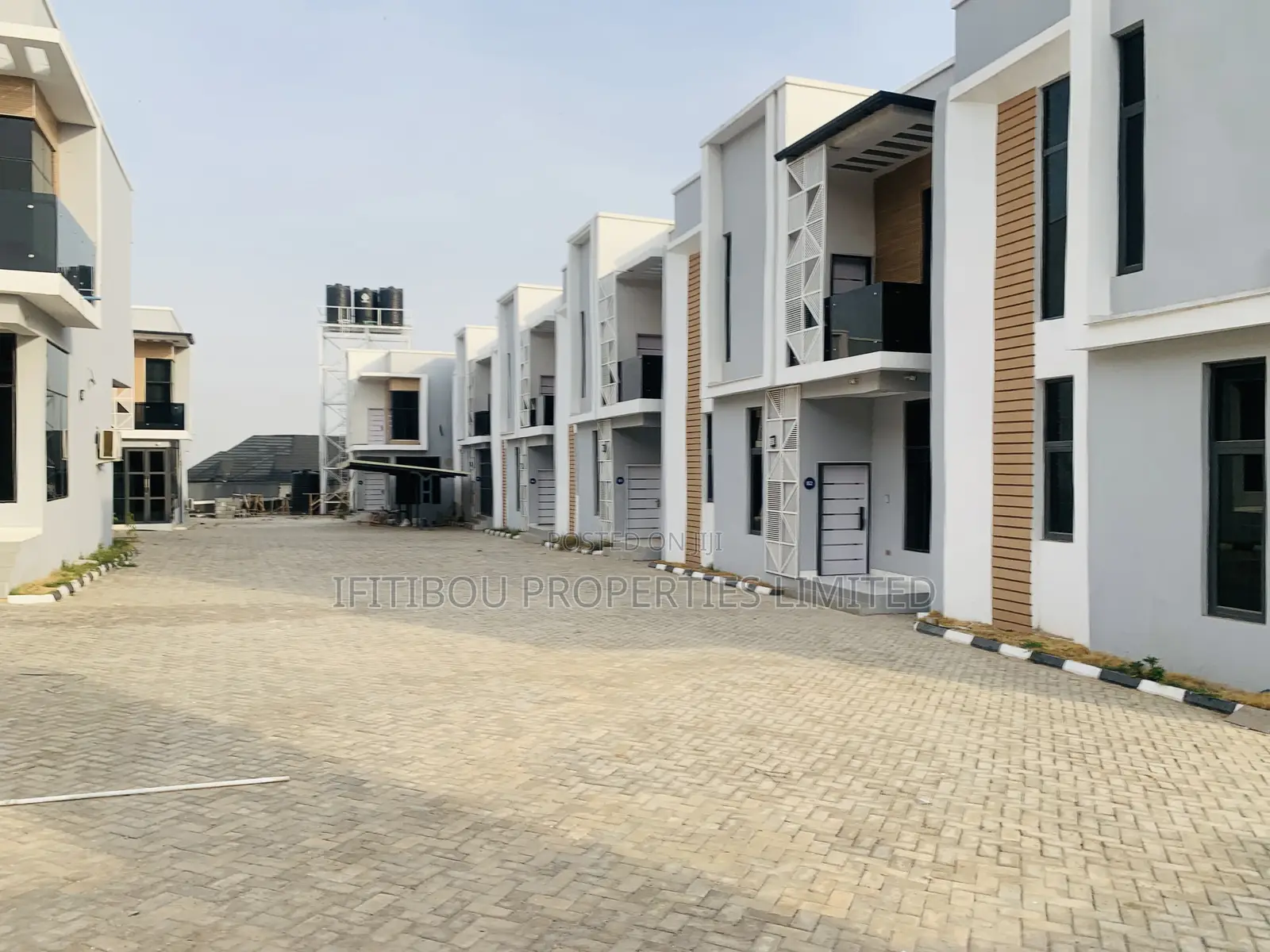 4bdrm Duplex in Hillside Estate for rent