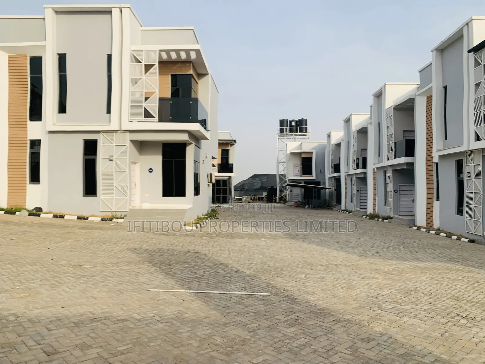 4bdrm Duplex in Hillside Estate for rent