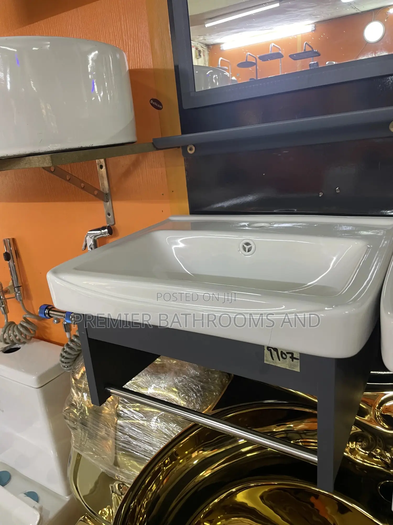 Small Washing Hand Basin