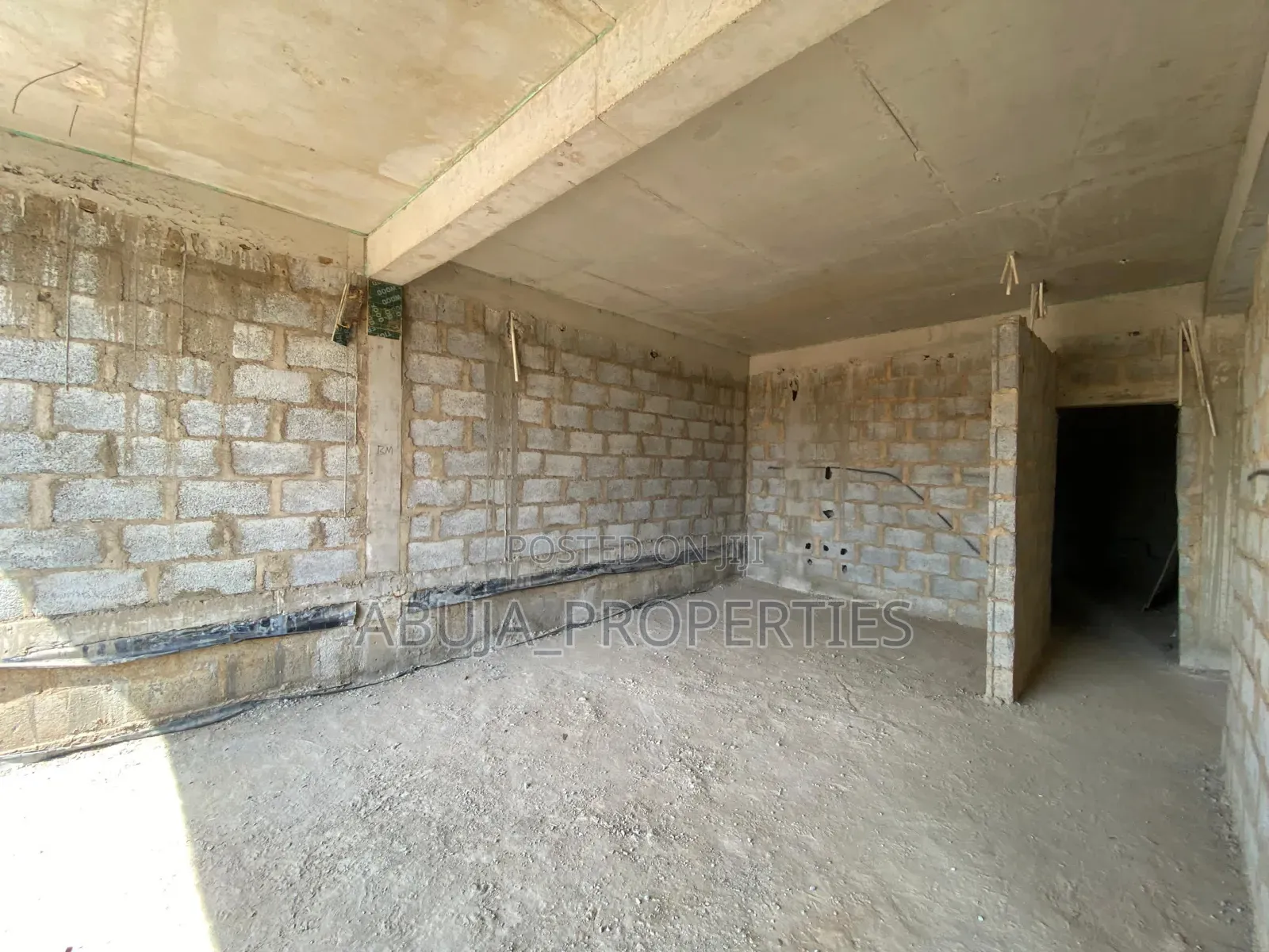 4bdrm Duplex in In A Secured Estate, Life Camp for sale