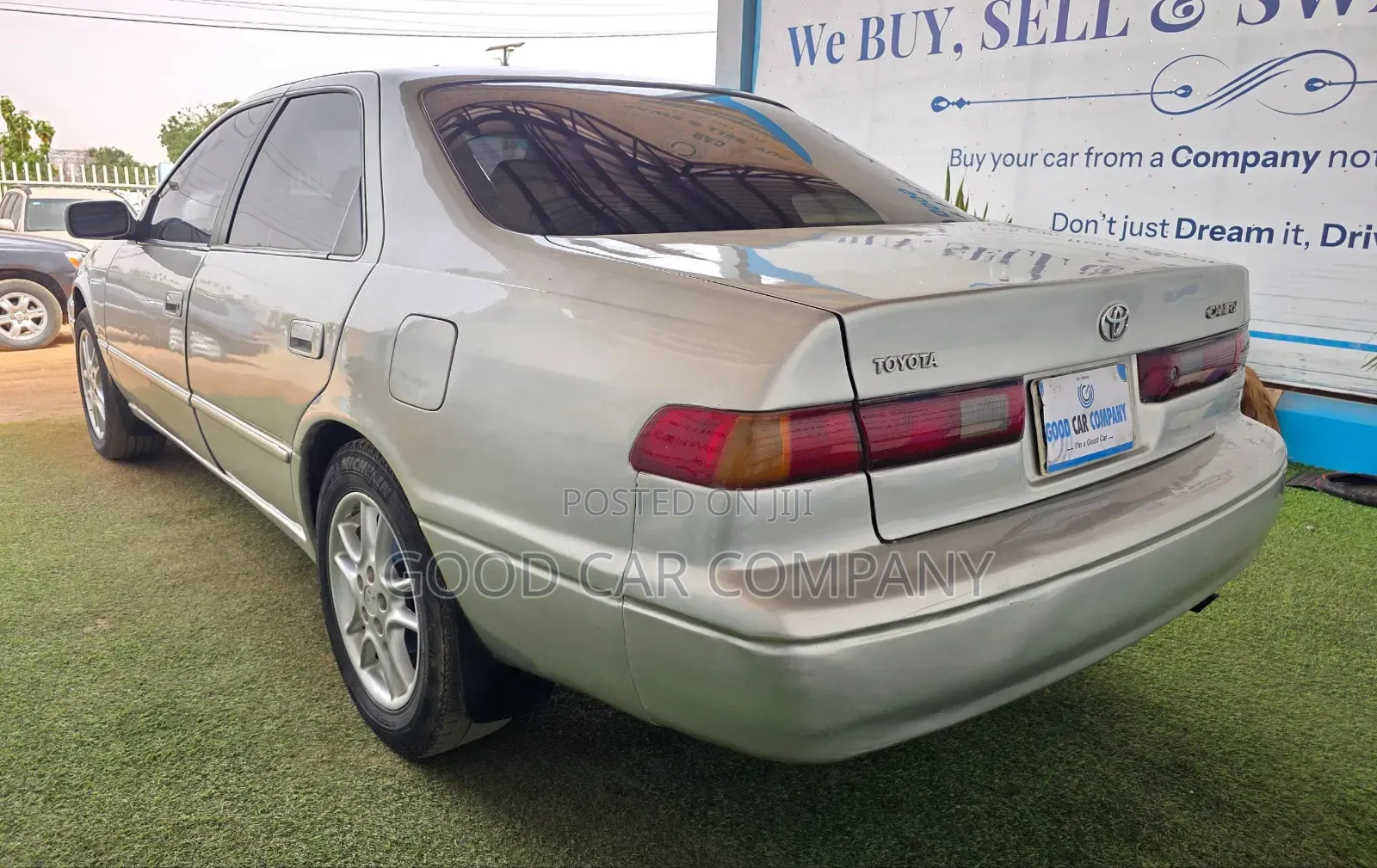 Toyota Camry Automatic 1999 Silver