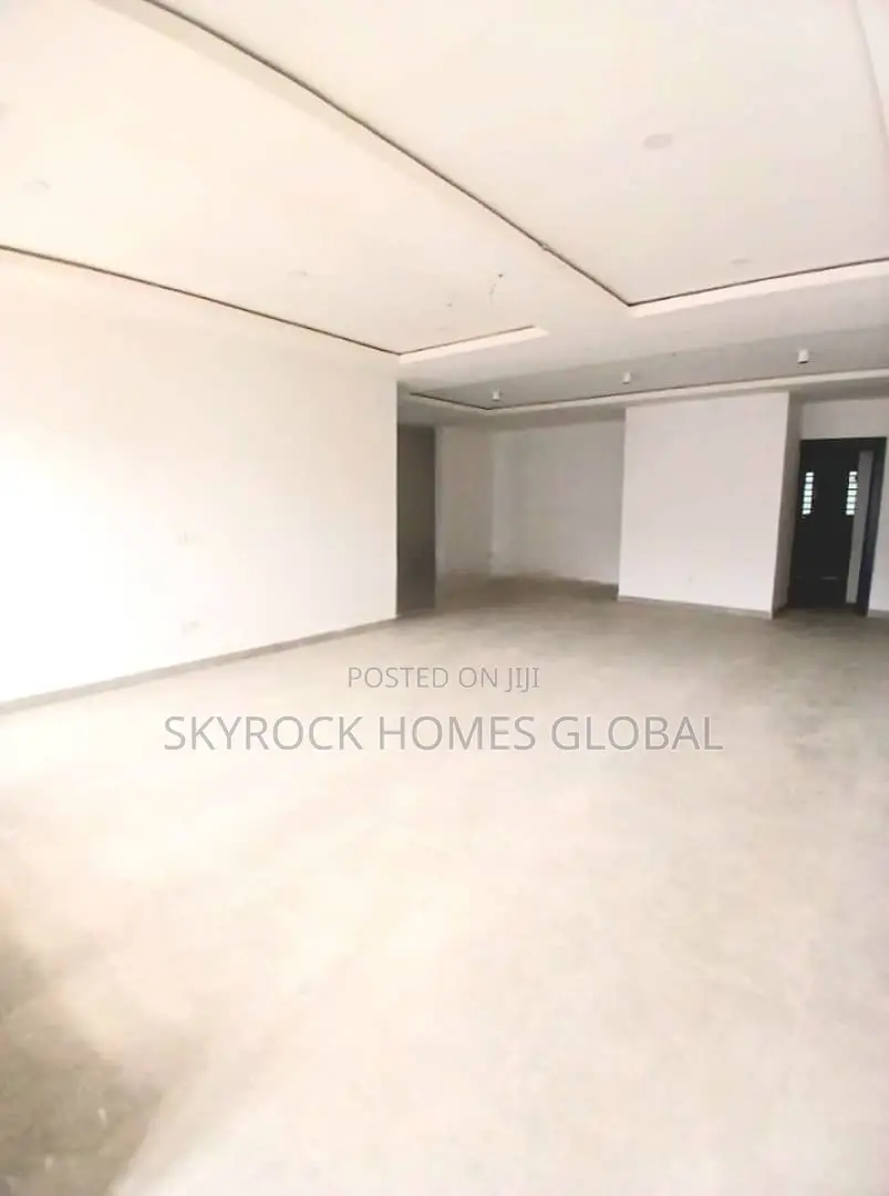4bdrm Apartment in Lekki Phase 1 for rent