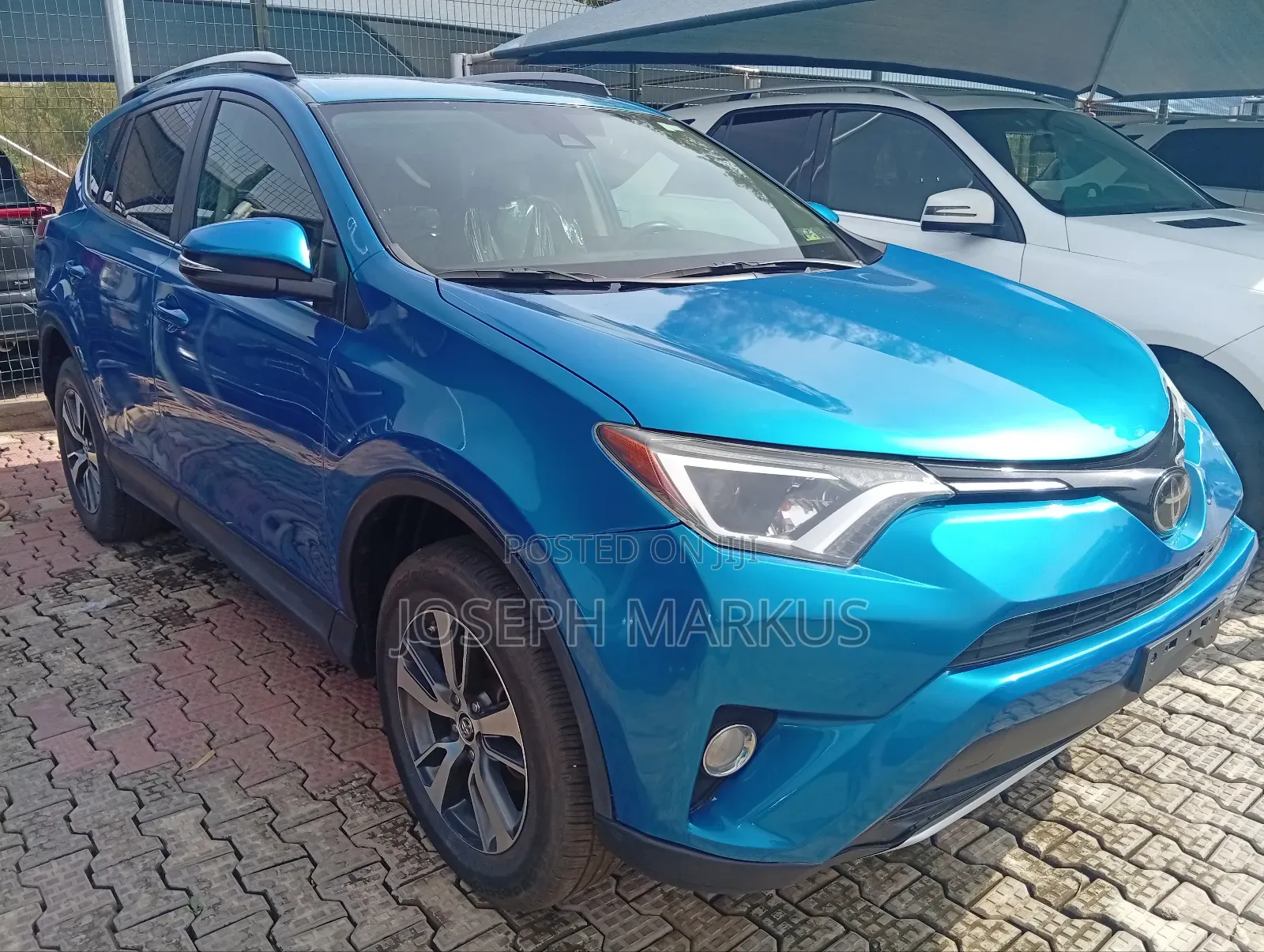 Toyota RAV4 XLE 4dr SUV AWD (2.5L 4cyl 6A) 2018 Blue
