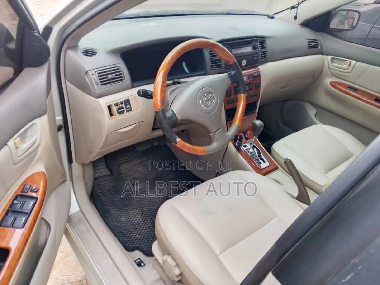 Toyota Corolla LE 2004 Gold