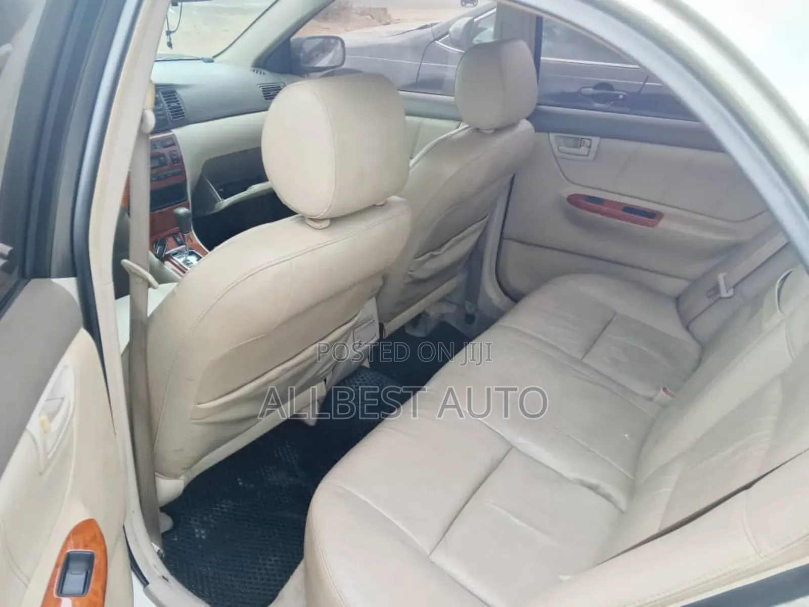 Toyota Corolla LE 2004 Gold