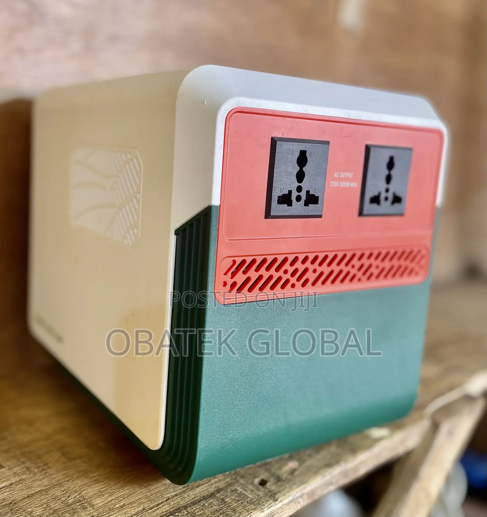 Cola 1000 Pro Solar Generator